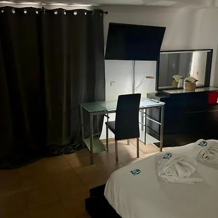 De Casal Privativo- 1 * Santa Cruz (Madeira)